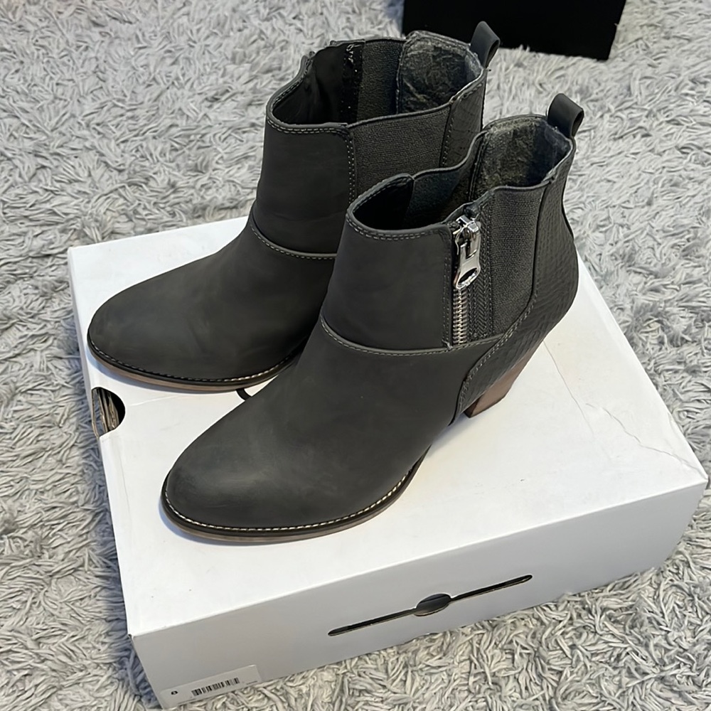 Aldo gray boots with zippers